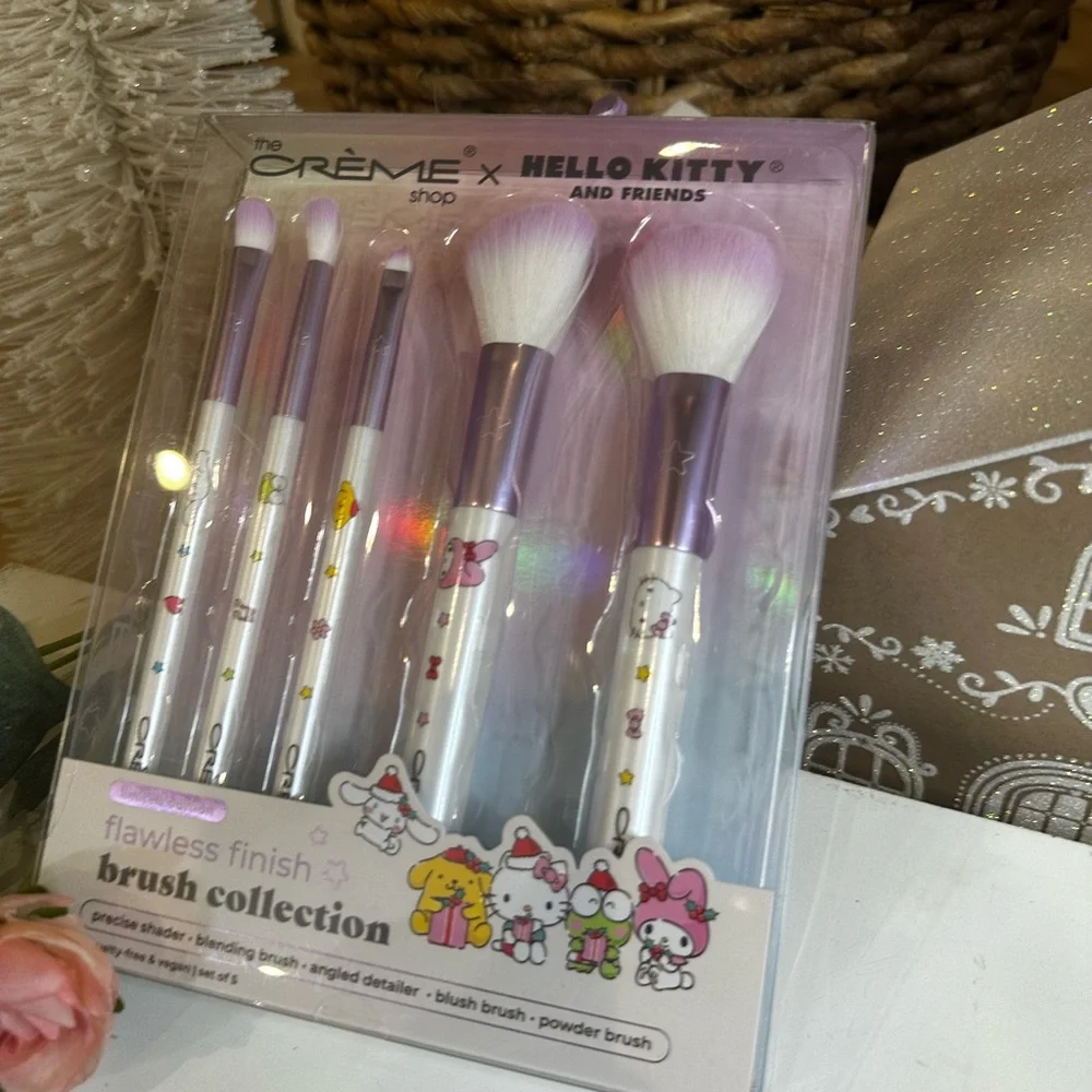 Hello Kitty and friends X Creme shop flawless finish brush collection keroppi - Picture 5 of 8